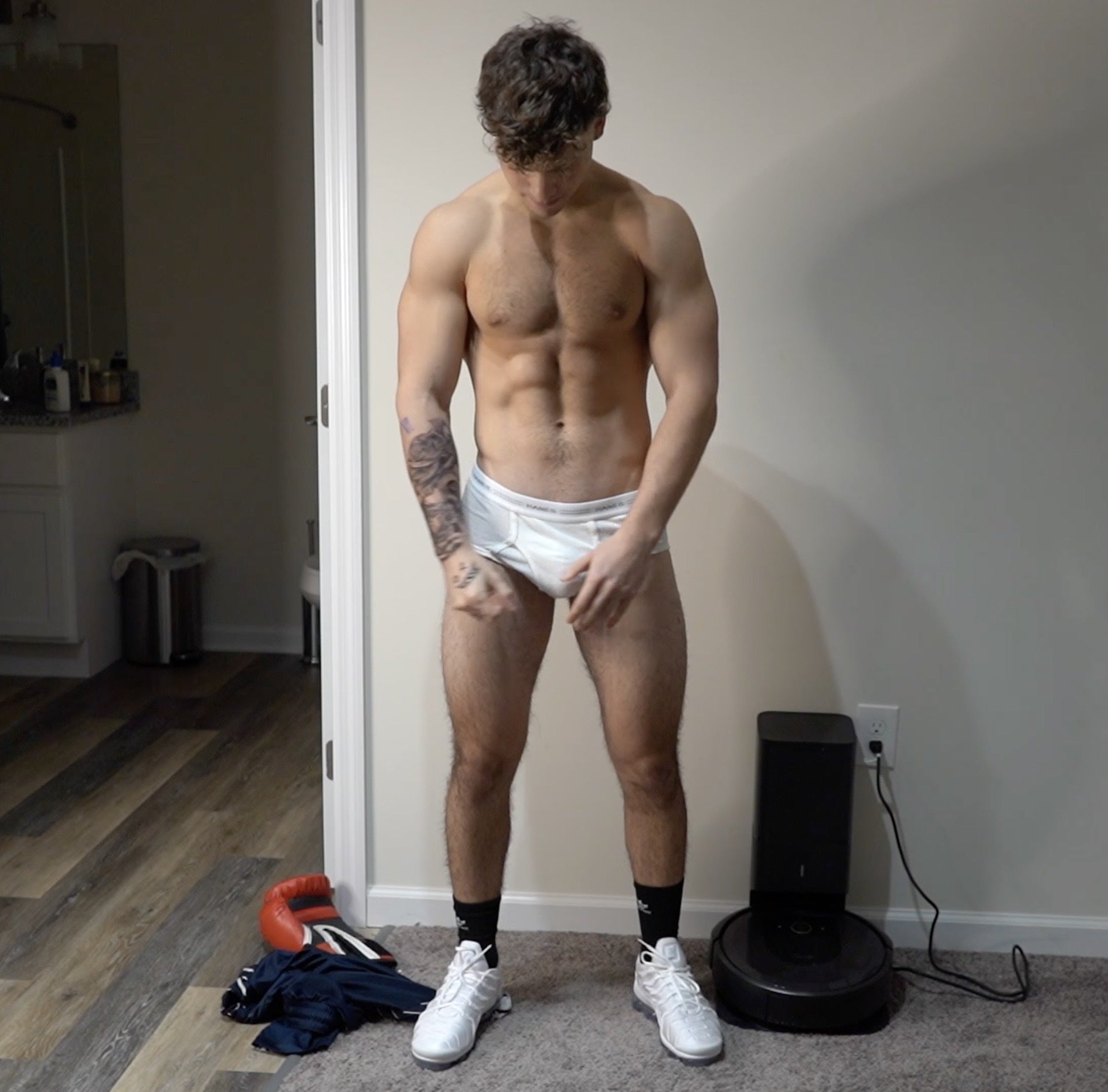 Extreme Popper Crotch Grab