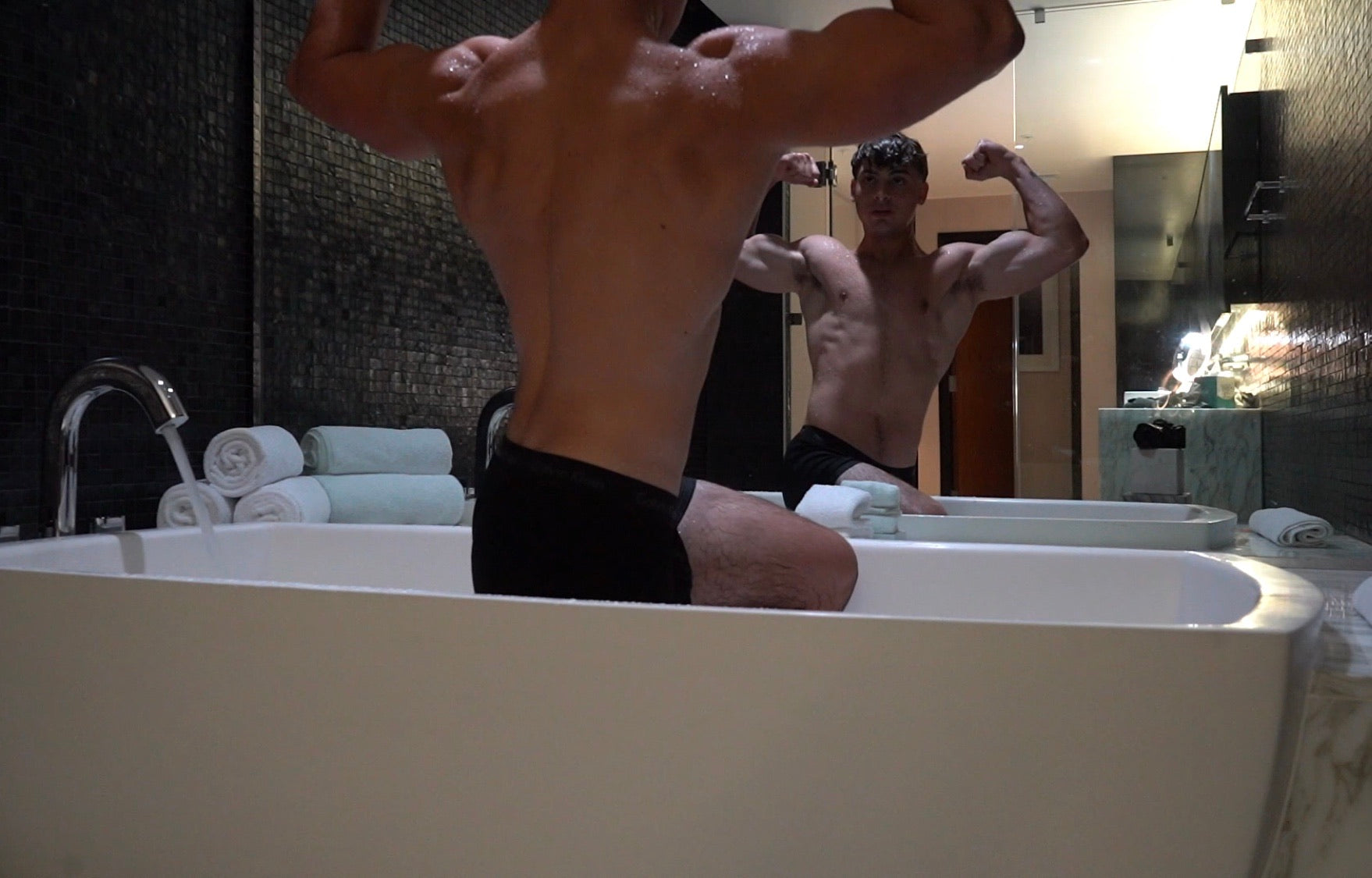 Sexy Shower/Bathtub Bulge Flex